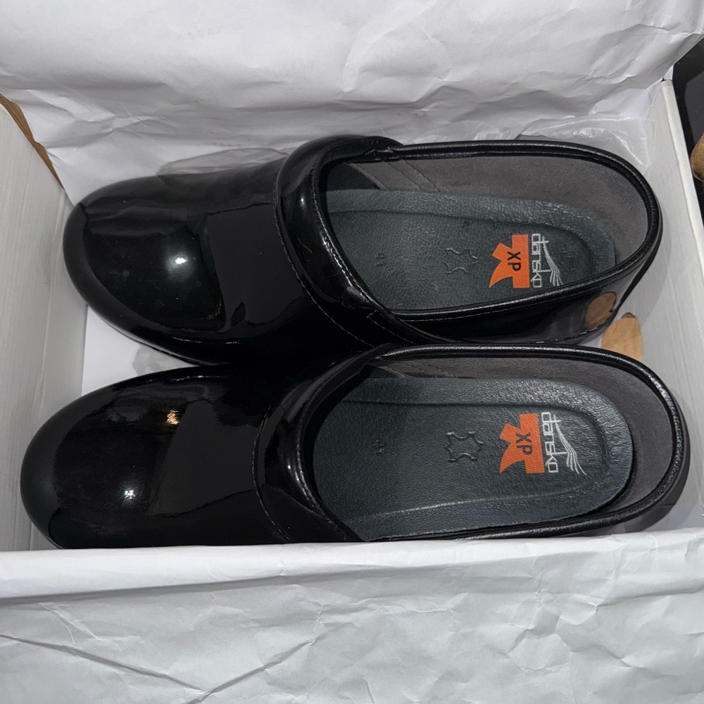 Dansko Professional XP Clogs Work Shoes Black patent Leather Slip On confort